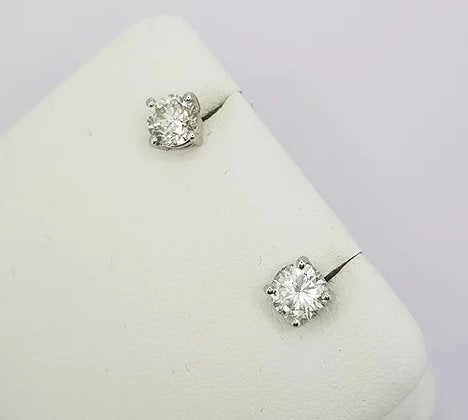 Pair of Diamond Stud Earrings, 0.97 carats, 18ct white gold. Diamond colour 'H', clarity 'SI1' 