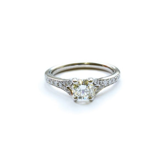 Vintage Diamond Engagement Ring, 0.93 carat total, set in Platinum
