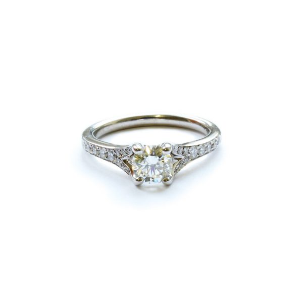 Vintage Diamond Engagement Ring, 0.93 carat total, set in Platinum