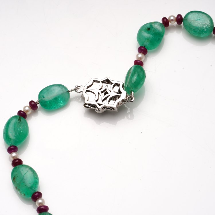 Art Deco Cabochon Emerald Bead Necklace with Rubellites and Seed Pearls, diamond set platinum hidden box clasp