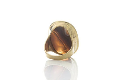 Antique 18th-19thC Hardstone Cameo Ring Depicting Goddess Ceres; with a cornucopia and ears of wheat, in a later 18ct yellow gold ring mount