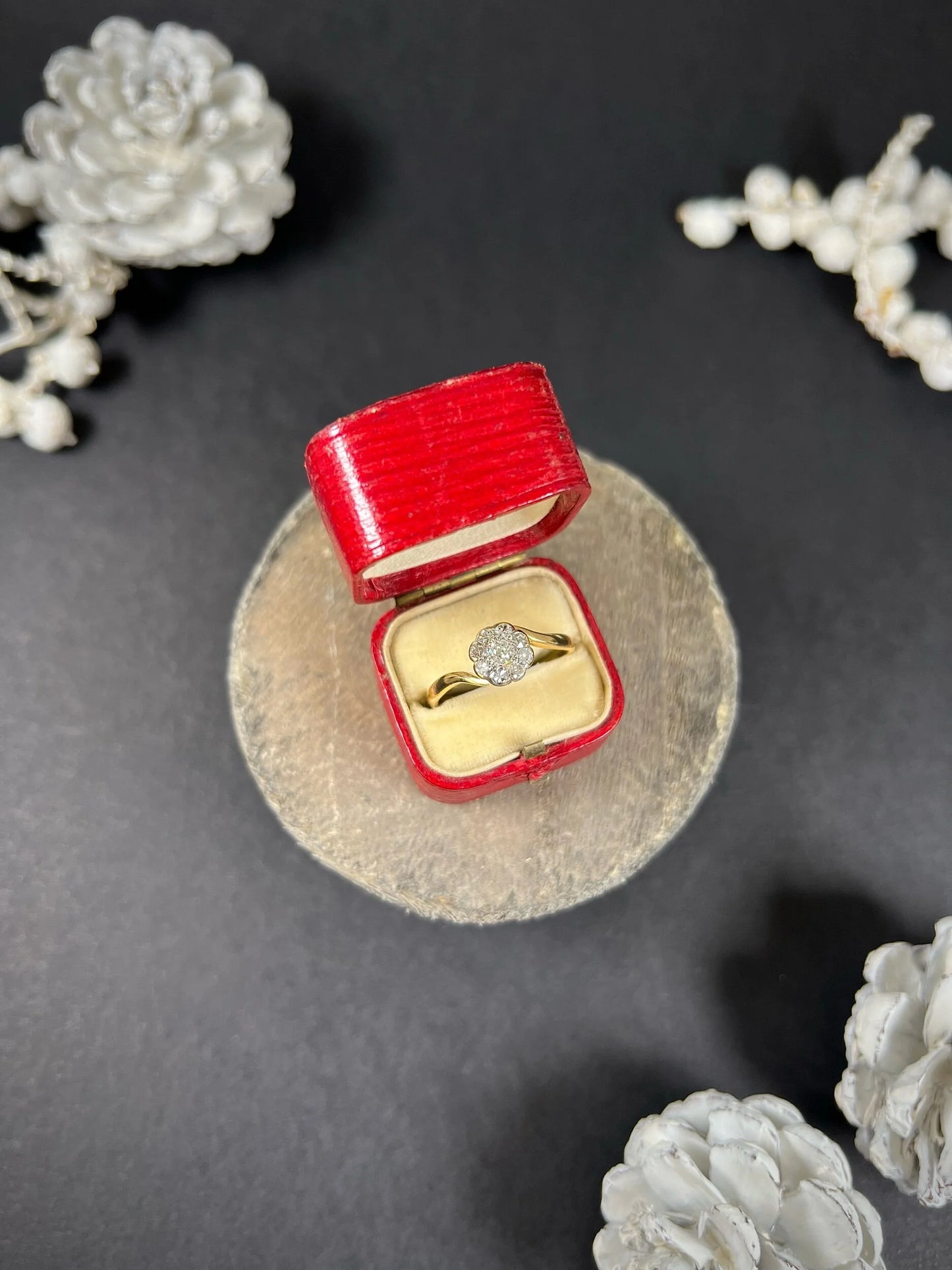 Antique 18ct Gold & Platinum Stamped, Edwardian Diamond Daisy Ring