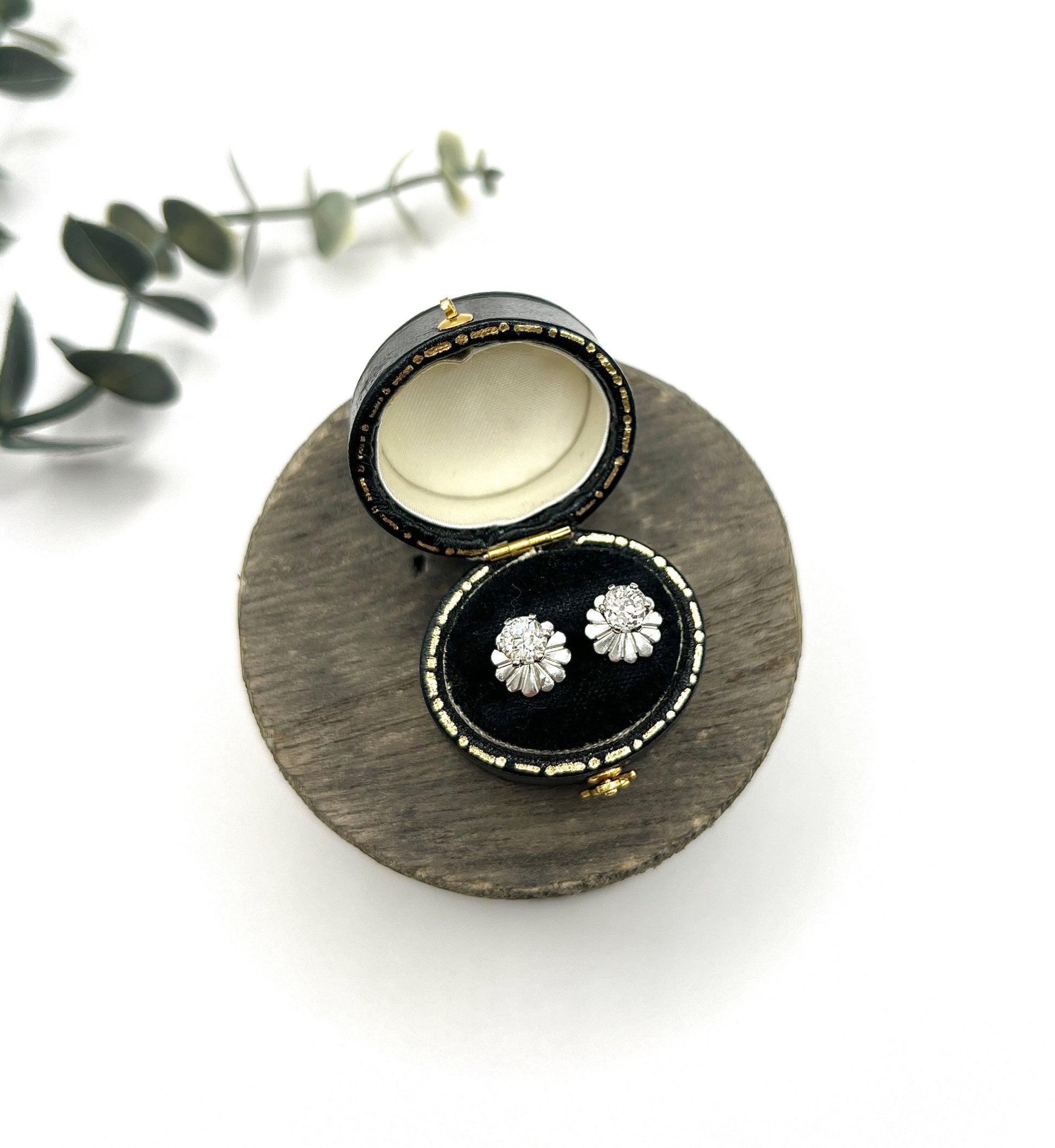 Vintage 0.95ct Diamond Stud Earrings with Screw Back Fittings in Platinum