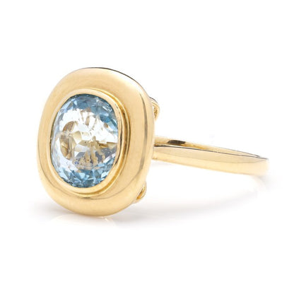Modern 2.35ct Natural Aquamarine and 18ct Yellow Gold Ring