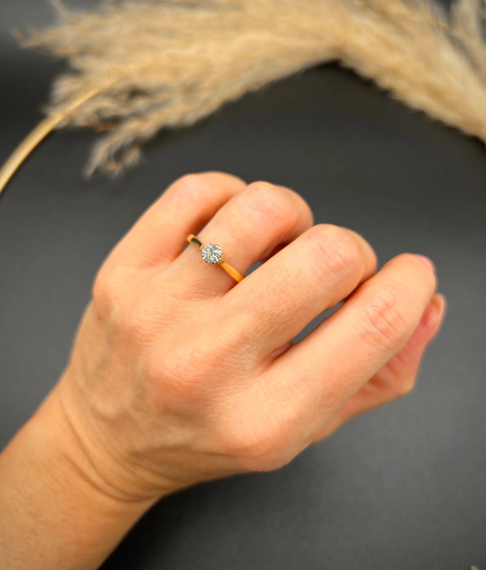 Vintage 18 ct Yellow Gold Diamond Single Stone Engagement Ring