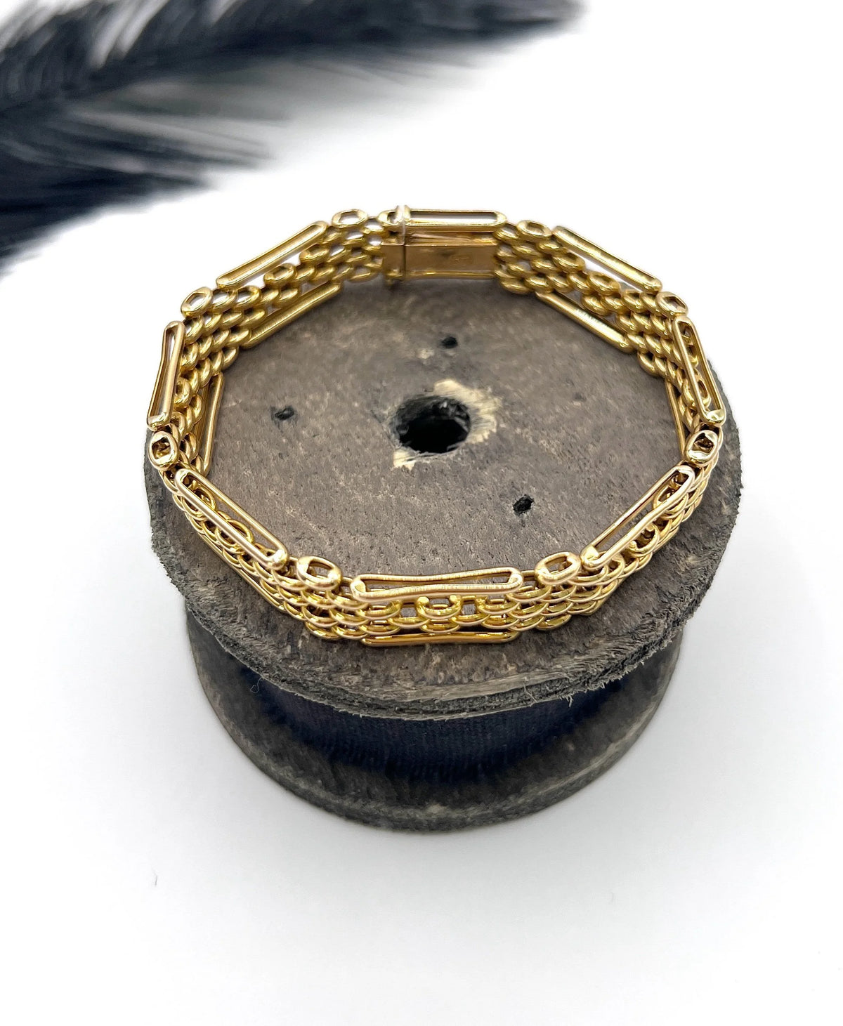 Antique Edwardian Gate Link Bracelet in 15ct Yellow Gold