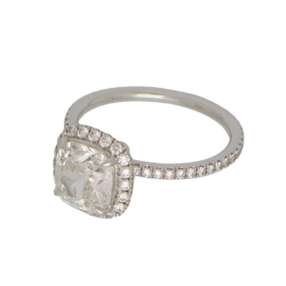 Diamond cluster ring in platinum.