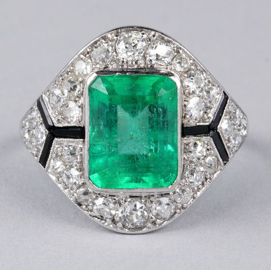 Art Deco French 1.80ct Certified Colombian Emerald and Old Cut Diamond Ring with Onyx in Platinum