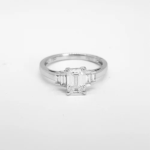 GIA Certified Emerald Cut Diamond Engagement Ring 1.01 carats E colour VS1 clarity