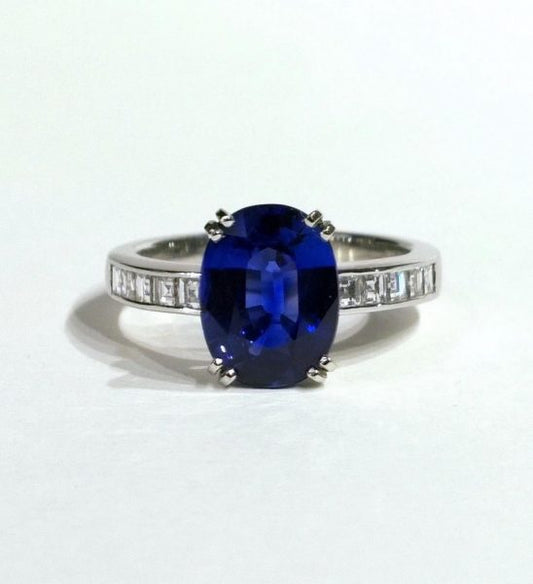 Sapphire and Diamond Ring, 3.06 carats, set in Platinum