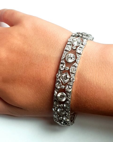 Art Deco French Old Cut Diamond Bracelet in Platinum, 17.00 carat total; old European cut diamonds beautifully set in platinum with engraved sides, Circa 1925