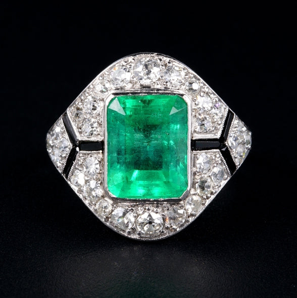 Art Deco French 1.80ct Certified Colombian Emerald and Old Cut Diamond Ring with Onyx in Platinum