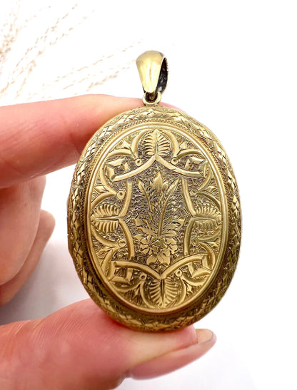 Victorian Antique Large 15ct Yellow Gold Engraved Oval Locket Pendant