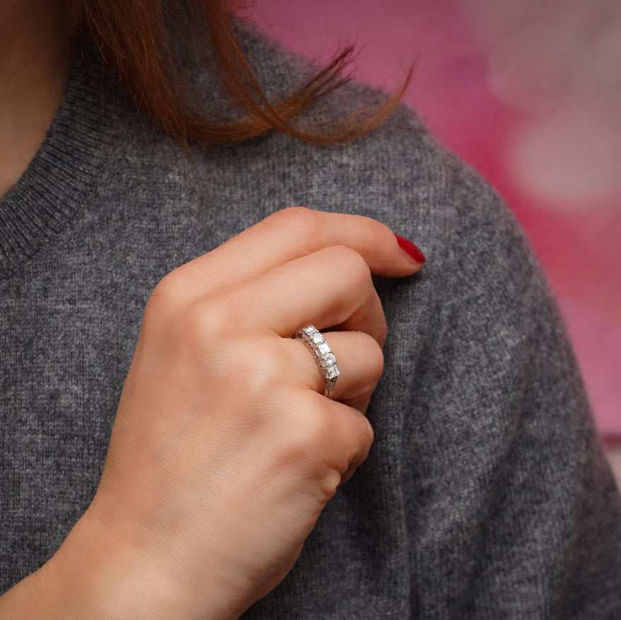 Brilliant and Princess Cut Diamond Five Stone Ring in Platinum, 0.75 carat total