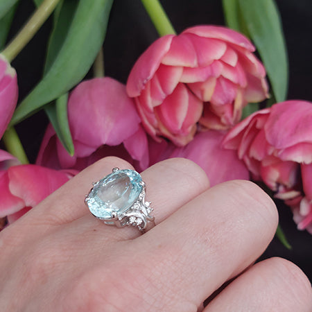 8.58ct Oval Aquamarine Solitaire Ring with Decorative Diamond Shoulders