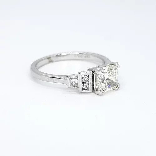 Princess Cut Diamond Engagement Ring in 18ct White Gold, 1.00 carat