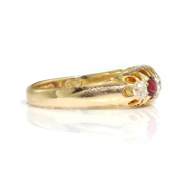 Antique Burma Ruby and Old Cut Diamond Five Stone Ring in 18ct Yellow Gold, 19th century, Circa 1862