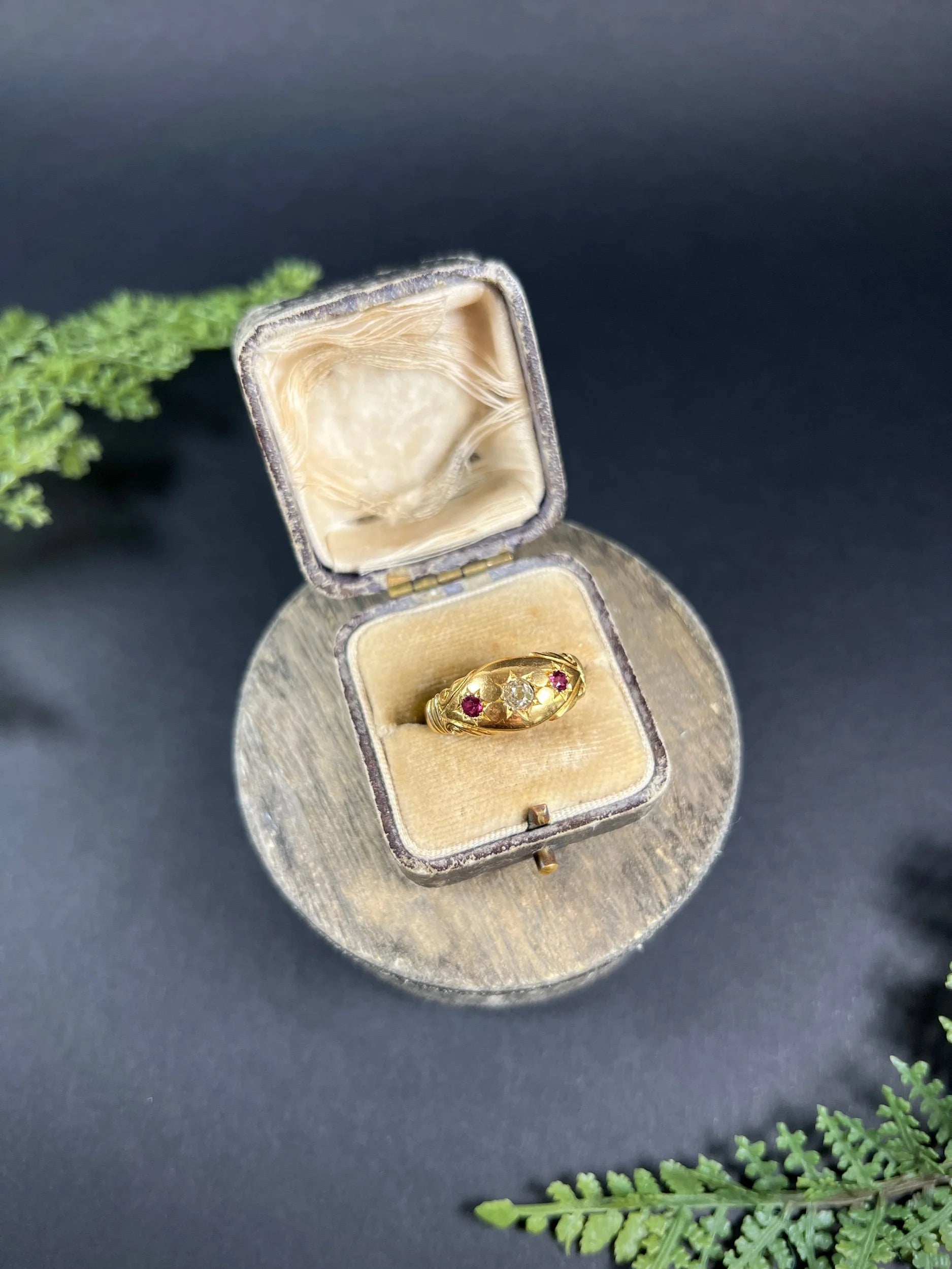 Antique 22ct Yellow Gold, Birmingham Hallmarked 1920, Ruby & Diamond Star Set 3 Stone Gypsy Ring
