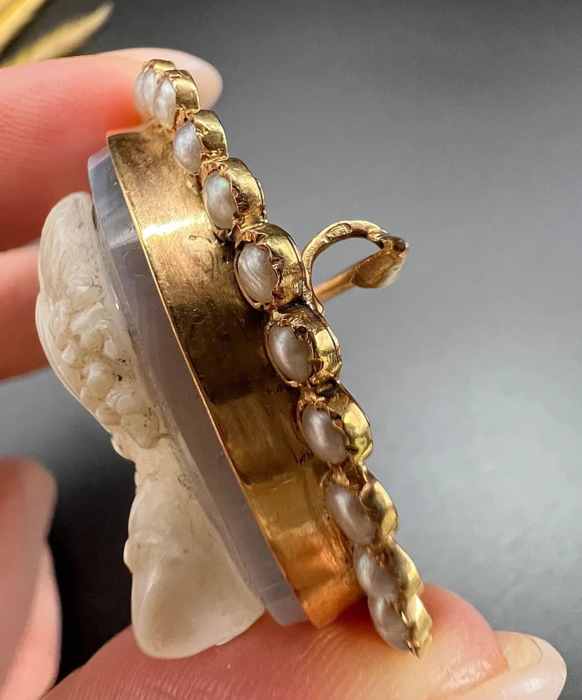 Antique Cameo Brooch In 18 Carat Yellow Gold