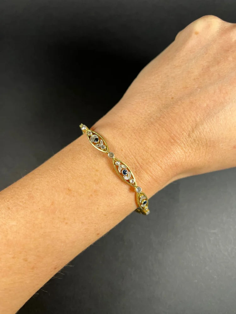 Antique Link Bracelet In 18 Carat Yellow Gold And Platinum With Diamonds And Sapphires
