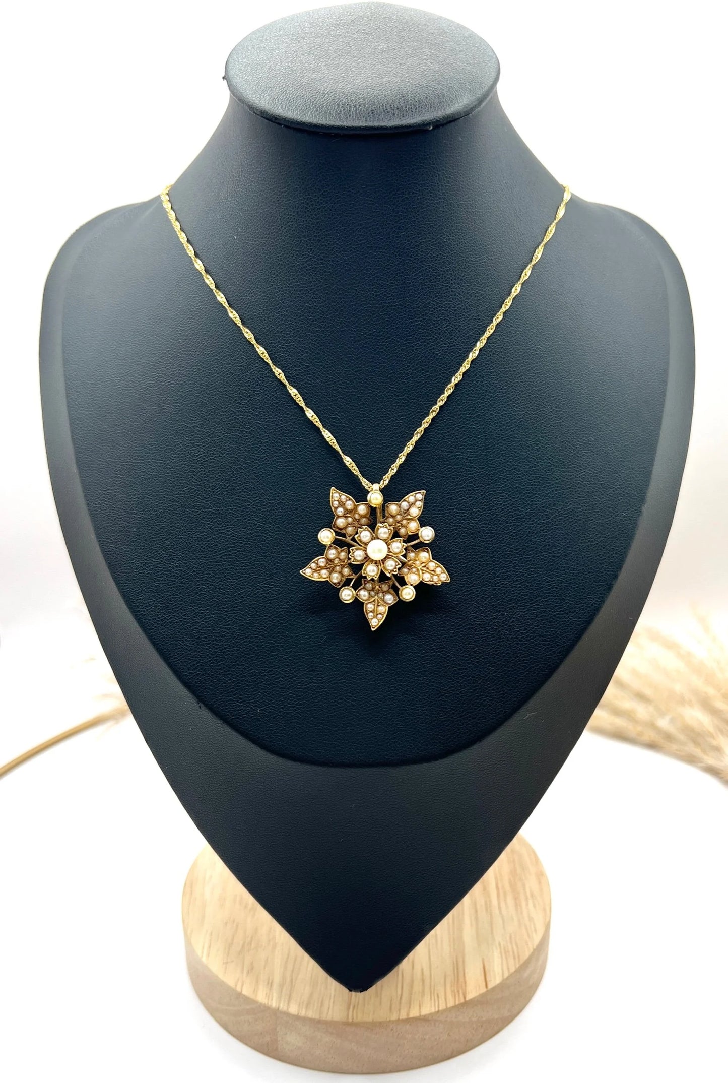 Antique 15 ct Gold, Edwardian Natural Seed Pearl Flower Pendant/Brooch