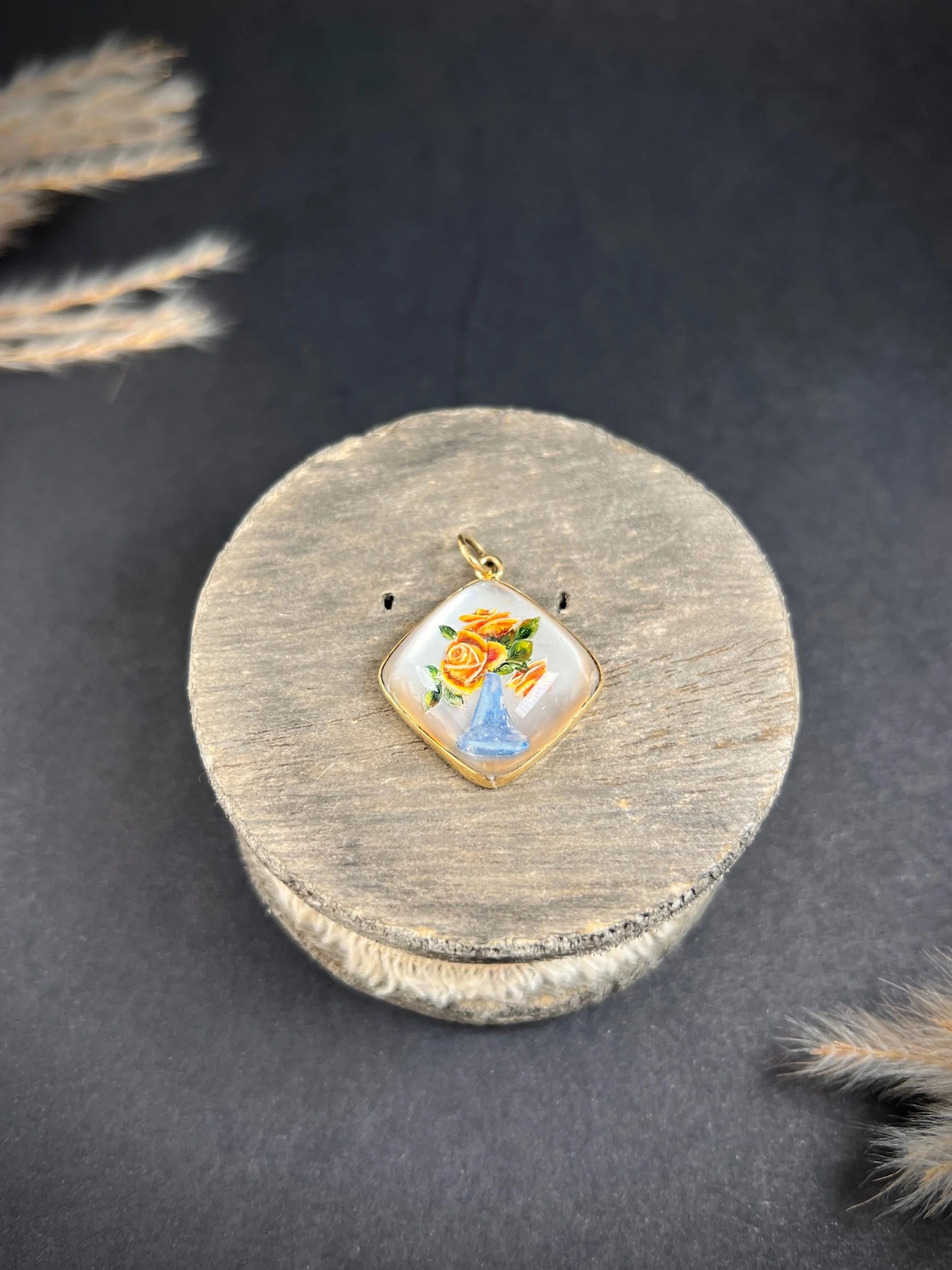 Antique 14 Carat Yellow Gold Essex Crystal Glass Vase of Flowers Pendant, Circa 1920