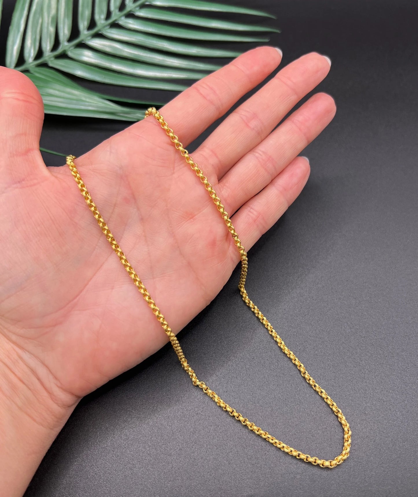 Georgian 18 Carat Gold Chain Textured Round Belcher Link Necklace, Circa 1825