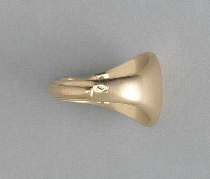 Vintage French 18ct Yellow Gold Aquarius Signet Ring; 18ct gold seal ring with the symbol of the Aquarius zodiac. Master mark: Jean Després