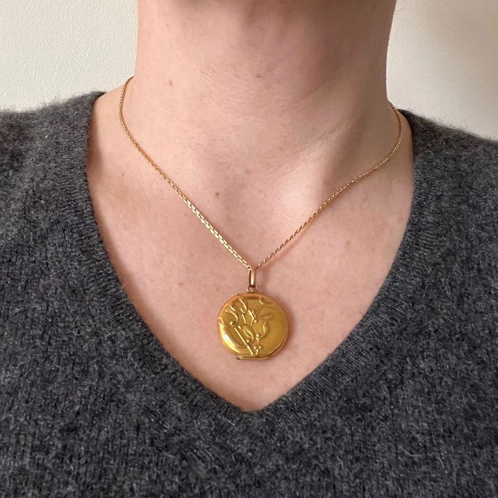 Vintage French 18ct Gold Mistletoe Locket Pendant