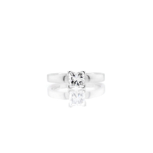 Diamond engagement ring in platinum.