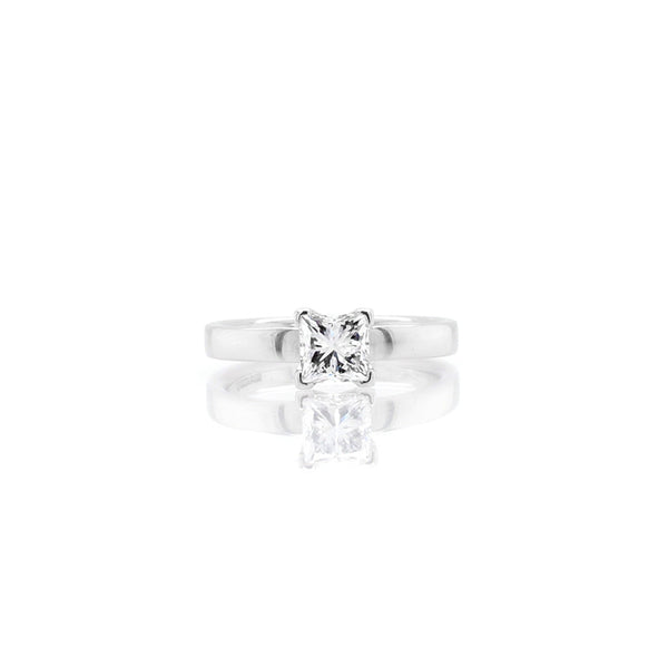 1.0 Carat Diamond Engagement Ring In Platinum