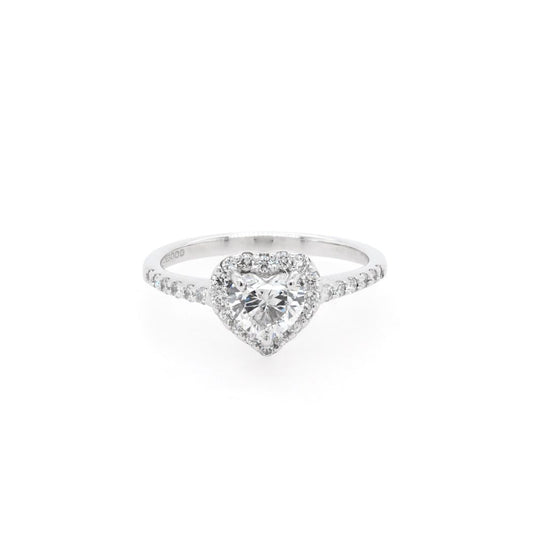 Diamond heart ring in white gold.