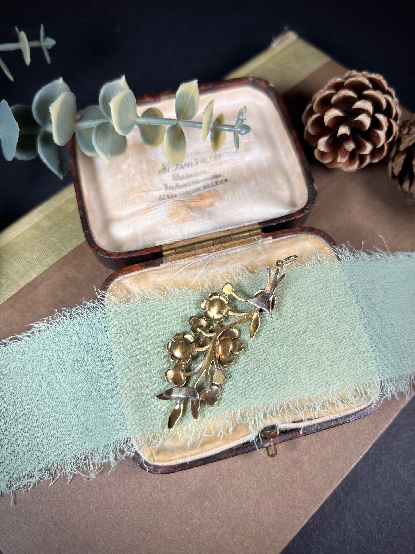 Edwardian 15 Carat Gold Pearl Flower Bouquet Pendant, Circa 1910