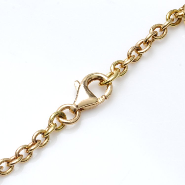 Vintage 18ct Yellow Gold Floral Necklace with Diamonds; comprised of circular hammered gold flowers set with 0.91cts brilliant-cut diamonds