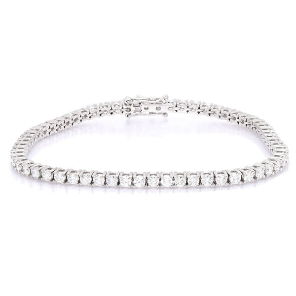 Diamond line bracelet in white gold.