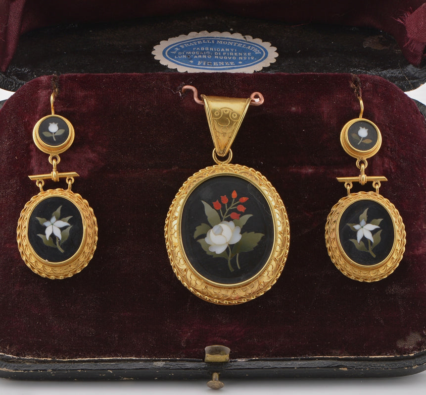Victorian Antique Etruscan Revival Pietra Dura Pendant and Earring Suite by Montelatici Angiolo e fratelli , Firenze Florence (1860/1880) in original antique fitted case