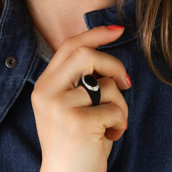 Van Cleef and Arpels Fidji Onyx and Diamond Ring, Boxed 1990s