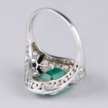 Art Deco French 1.80ct Certified Colombian Emerald and Old Cut Diamond Ring with Onyx in Platinum