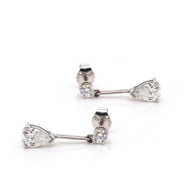 Diamond drop earrings in white gold.