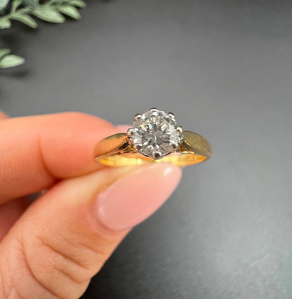 Vintage 18 ct Yellow Gold Diamond Single Stone Engagement Ring,
