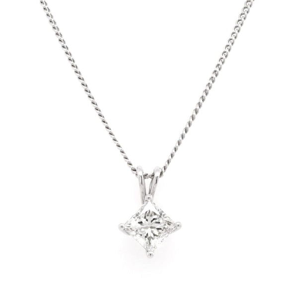 Diamond pendant in white gold.