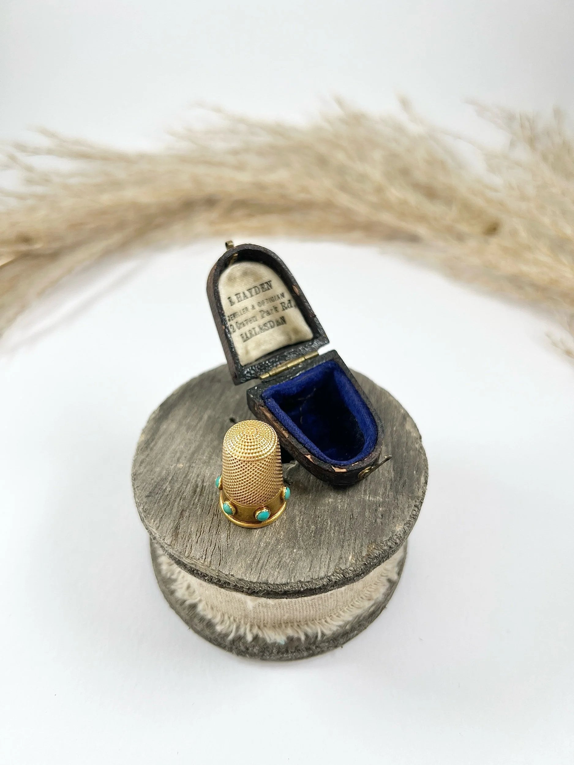 Antique 15ct Yellow Gold & Turquoise Victorian Gold Thimble with Original Antique Box