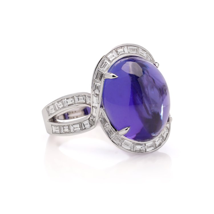 16ct Cabochon Tanzanite and Baguette Diamond Cluster Ring