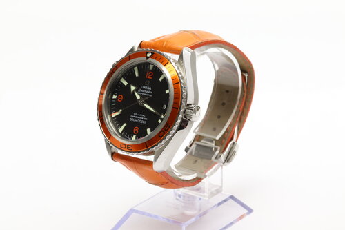 Omega Seamaster Planet Ocean 600M Orange Stainless Steel Automatic Watch, Ref 2908.50.38, 45.5mm steel case, black dial, unidirectional rotating diver's bezel, screw-down crown, helium-escape valve, orange Omega strap with stainless steel push-button deployment buckle, with Omega papers.
