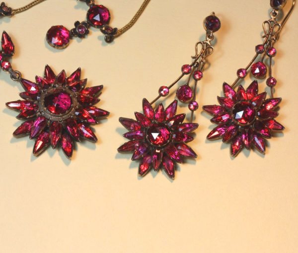 Antique Victorian Garnet Cluster Necklace and Earrings Demi-Suite