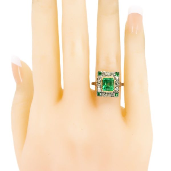 Antique Art Deco Emerald and Diamond Ring