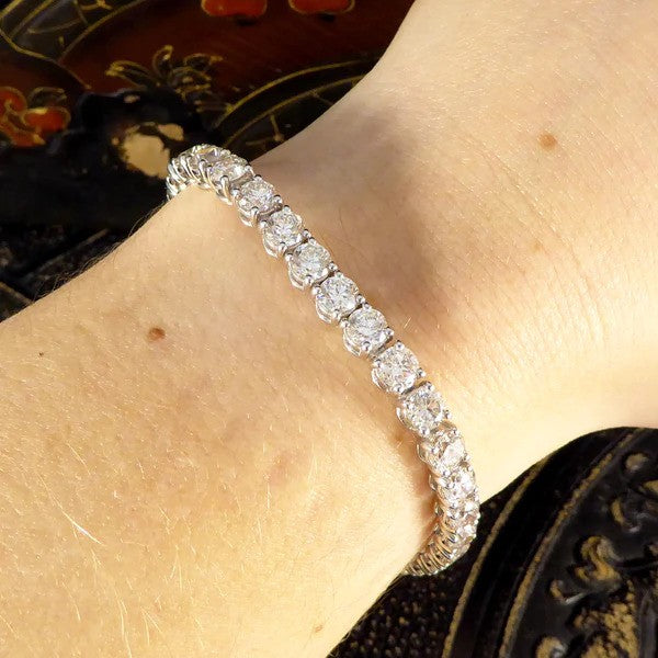 13.80ct Round Brilliant Cut Diamond Line Tennis Bracelet in 18ct White Gold, 13.80 carat total