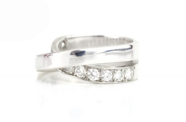 Vintage Cartier 1.00ct Diamond and 18ct White Gold Criss Cross Ring; 1.00 carat total, with original box. Made in France, Paris, Circa 1990s