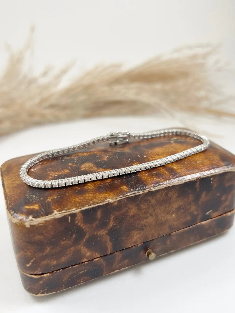 Vintage 2ct Diamond Line Tennis Bracelet in 14ct White Gold