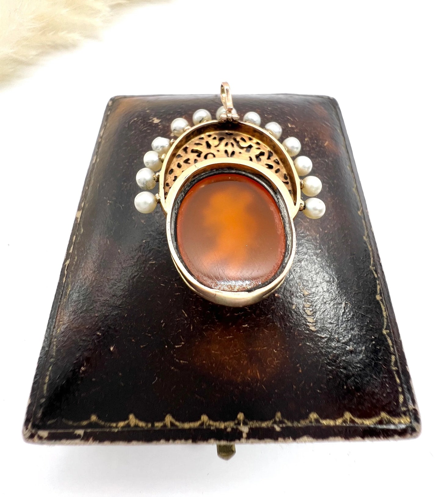 Antique 18 Carat Yellow Gold Hardstone and Natural Seed Pearl Cherub Cameo Pendant